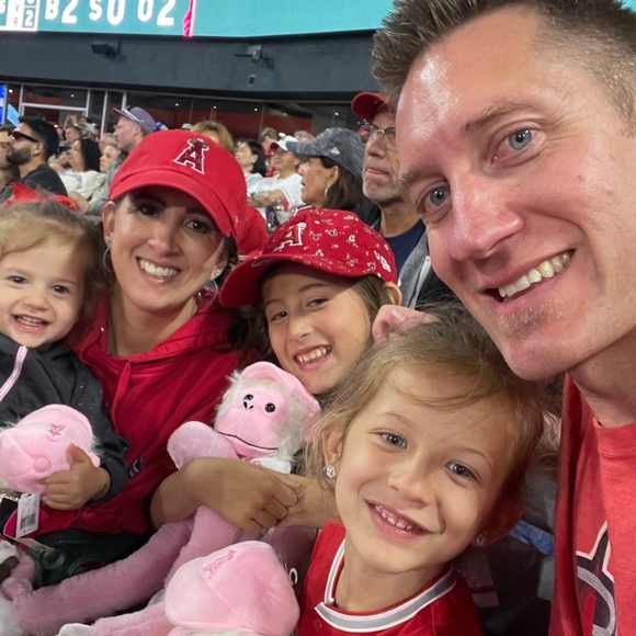 Meet your Posher, Stephanie - Picture 1 of 1